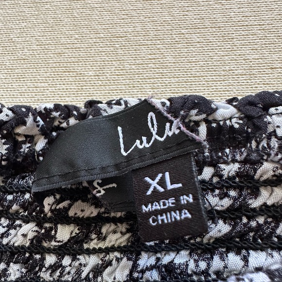 Lulus Floral Romber - Picture 2 of 2